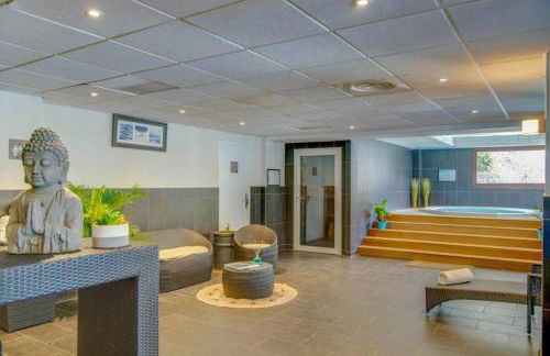 Appartement LE BUET skis aux pieds, piscine & Spa - Foto 22