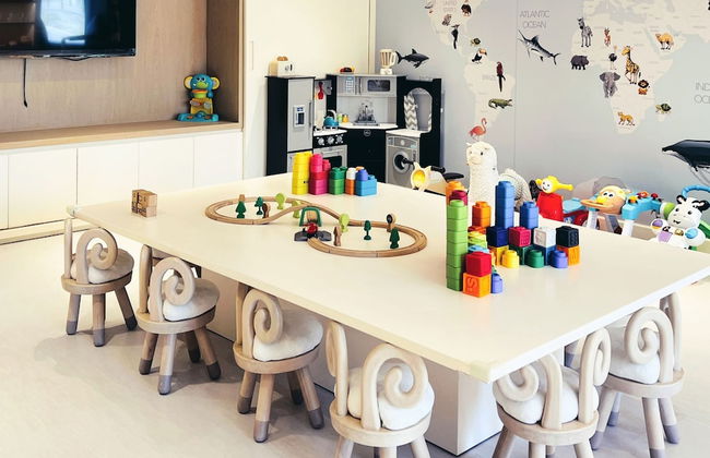 Luxe and Modern Duplex in Difc - Photo 18