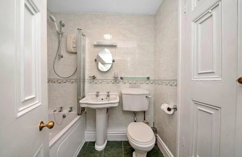 Finest Retreats - York Hall Apt - Photo 13