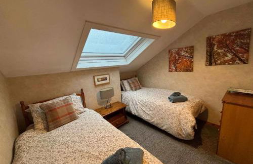 Large country house with garden, outdoor spa area & games room with Hot Tub and Fire Pit - Foto 11