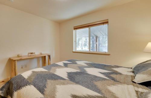 Near Donner Lake and Skiing Soda Springs Cabin! - Foto 18