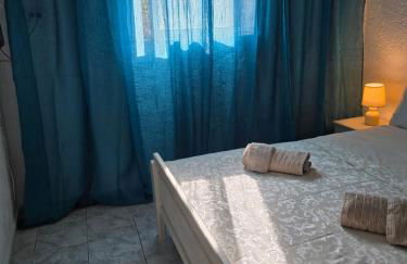 Lily's house near the beach - Photo 1