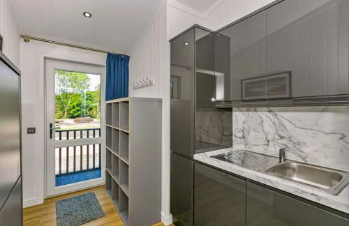 Finest Retreats - Silverwood Junior Chalet - Photo 10