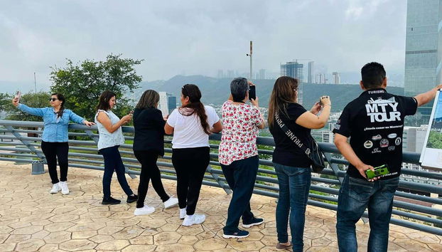 Admirez la ville depuis le point de vue !