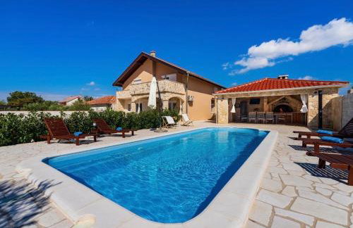 Holiday home Bevanda - Photo 3