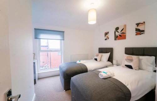 Stylish Self Check In Wigan Town Centre Apartment with Fast WiFi Ideal for Long Stays and Contractor Stays - Foto 3