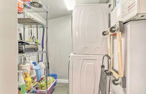 Redwoods Cabin with Hot Tub Walk to Russian River! - Foto 24