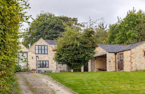 Spacious farmhouse with stunning valley views - Foto 27