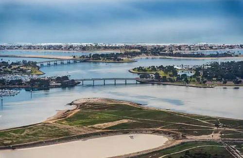 Majestic Lux Home with Heated Pool and Spa! - Foto 32