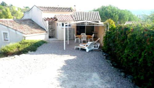 15mn de Cannes, Villa la Soleiade , Gites , type T2, clim, piscine, parking au Lac de Saint-Cassien VAR - Foto 5, Garden, Garden view