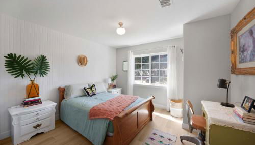 Hot Tub Fire Pit Pet Friendly Walk to Bell St - Foto 2