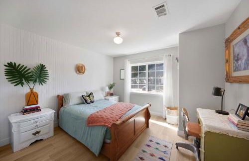 Hot Tub Fire Pit Pet Friendly Walk to Bell St - Foto 2