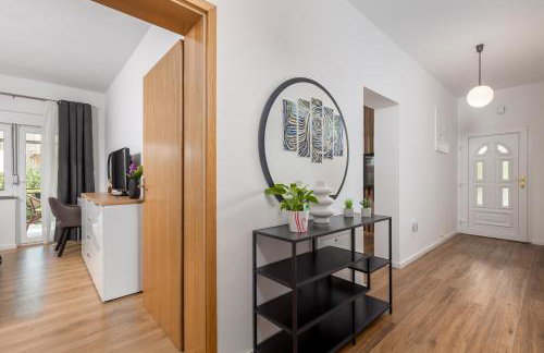 Apartment Flowers - Photo 21