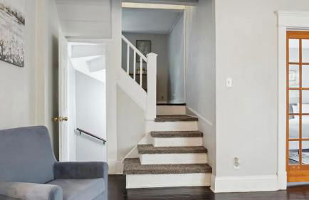 Blue & Gold Retreat sleeps 14 Minutes from ND - Photo 37