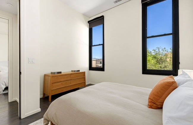 New! Modern Scandinavian Loft in Old Town Square - Photo 4