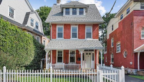 Main Line Manor 3BR with King Beds & Patio & Backyard - Foto 3