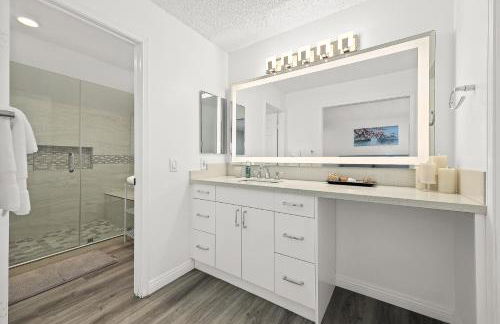 Newly Remodel Luxury Home with Hotel-Like Amenity - Foto 4