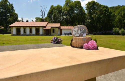 Piscina climatizada y cubierta 365 dias en Casa Rural con Encanto El Puentuco una de las casas mas valoradas de Cantabria - Foto 57