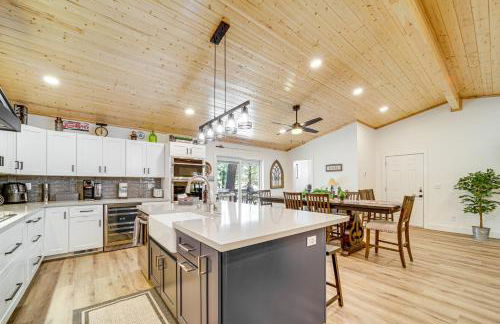 Fire Pit and Trail Access Spacious Happy Jack Cabin - Foto 10