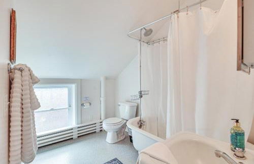 Hike and Leaf Peep Couples Retreat in Waterbury! - Foto 18