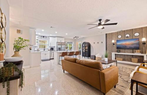 Luxury Rustic Retreat Entire Home in Pinellas Park - Foto 11