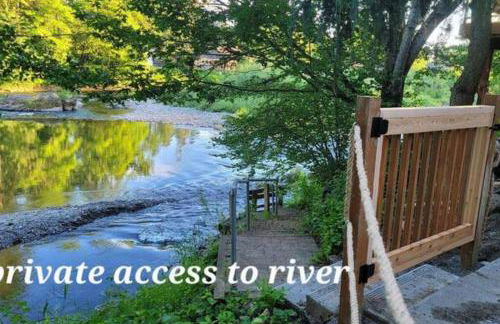 Tranquil Riverfront Retreat - Foto 57