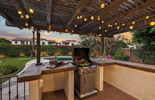 Dandelion by Avantstay Pool, 0.2mi to Downtown! - Foto 2