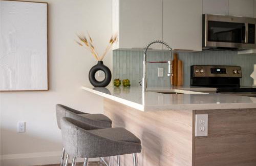 Modern Furnished Apartment in Heart of Quincy - Foto 9