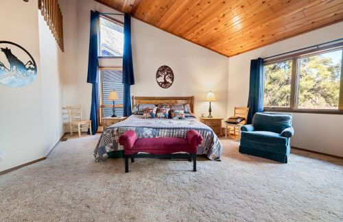 North Shore Lakefront - Spacious Lakefront with Hot Tub, & Game Room - Foto 46