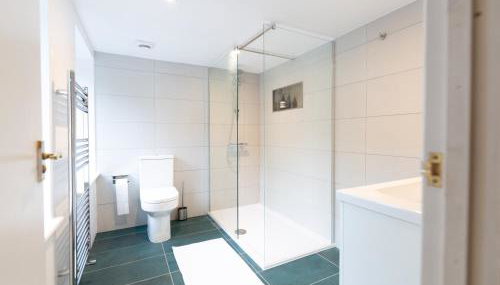 Aethelred Annexe - New Build with Full Amenities - Foto 3, Shower