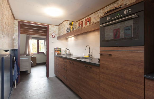 Elegant Holiday Home With Horssen With Terrace - Photo 2