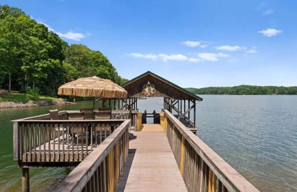 Spacious Waterfront Home on Lake Norman with Firepit Views and Dock Access - Foto 57
