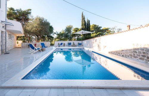 Amazing house W pool and big sunny terrace close to sea & beach - Photo 13