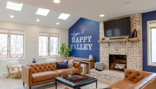 Large Luxury Home with Media Room and Game Room - 10 mins to Campus & Stadium - Foto 2