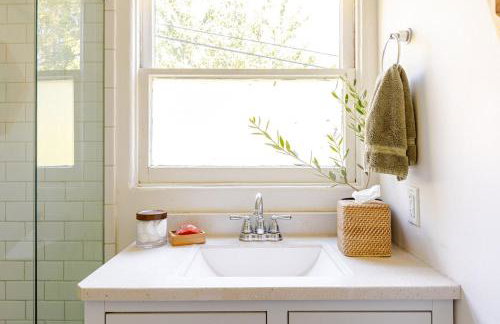 Serene & beautiful bohemian hilltop retreat - Foto 27