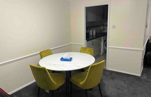 3 bedroom mid terraced house (2 double & 1 single) - Foto 8