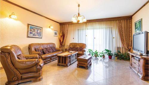 3 Bedroom Amazing Home In Jurdani - Foto 4