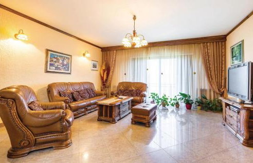 3 Bedroom Amazing Home In Jurdani - Photo 4