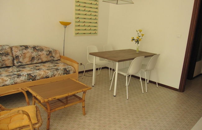 Modern Flat With Balcony and Lift at Grado Pineta - Photo 3