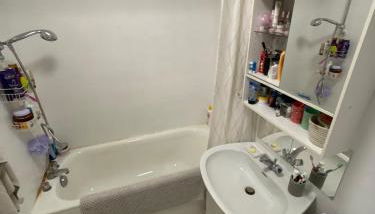 Apparemment spacieux, lumineux avec vue sur Paris - Foto 3, Shower