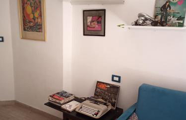 Grand F2 60mq centre Antibes, proche plages, commerces, 2 balcons, parking, train, bus, deco vintage, pet friendly - Foto 20