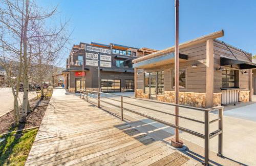 Stylish Grand Lake Retreat - King Bed - Walk to Lake - Foto 15