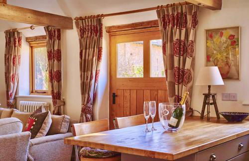 The Clock Tower & Dairy - Two x 2 Bed Barns with Indoor Pool - Photo 24