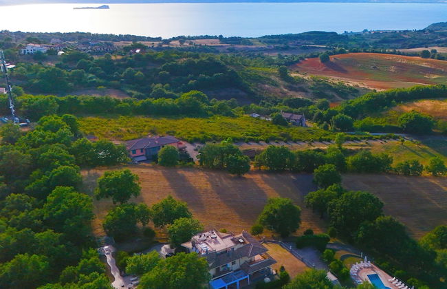 Villa on top of a Hill With an Enchanting View of Lake Bolsena - Photo 41