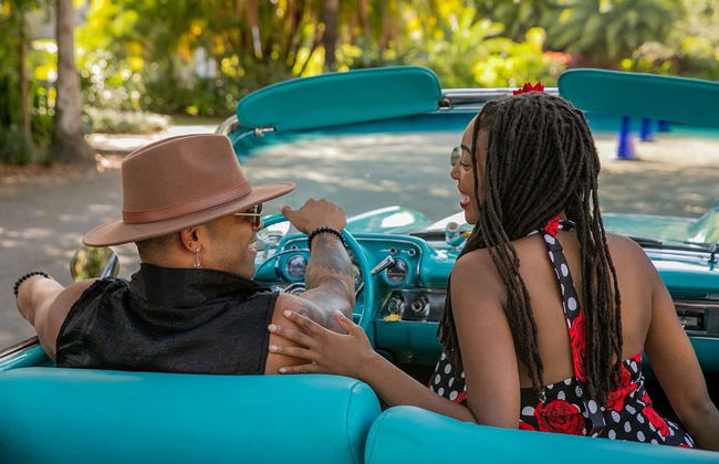 Paseo en coche clásico por Varadero - Foto 1