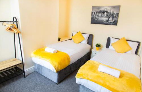 3 Bedroom House, Free Parking and Self Check In - Foto 7