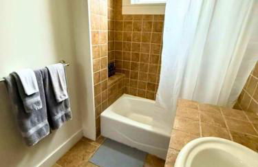 #Urban Elegance 3BR With Parking Near UC BART & Downtown - Photo 76