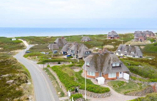 Ferienhaus Seehaus Sylt - Urlaubszauber in den Dünen mit fantastischem Meerblick - Foto 1