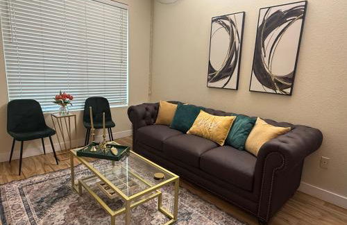 Great Amenities, Pool, Sauna Gym - Photo 1