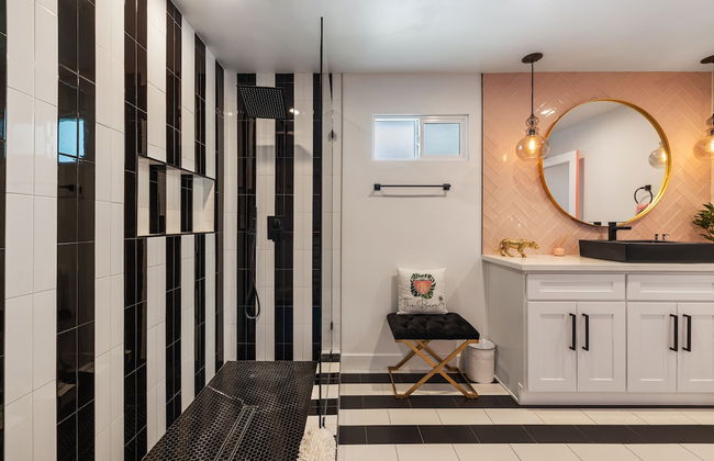 The Beverly - Photo 34